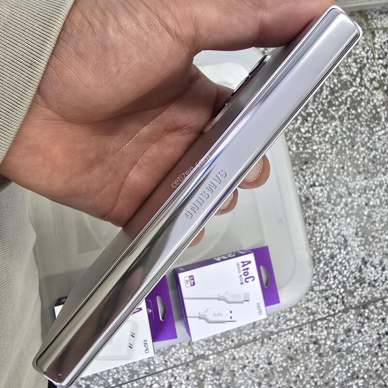 SK ����3(F926) 256G �ǹ����� ����� �˴ϴ�