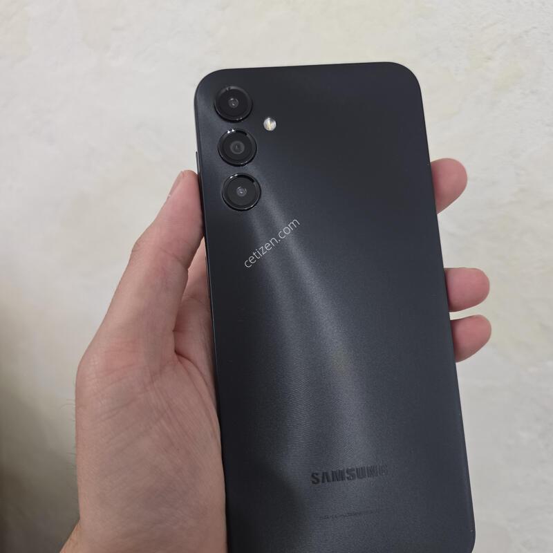 ����3 ����