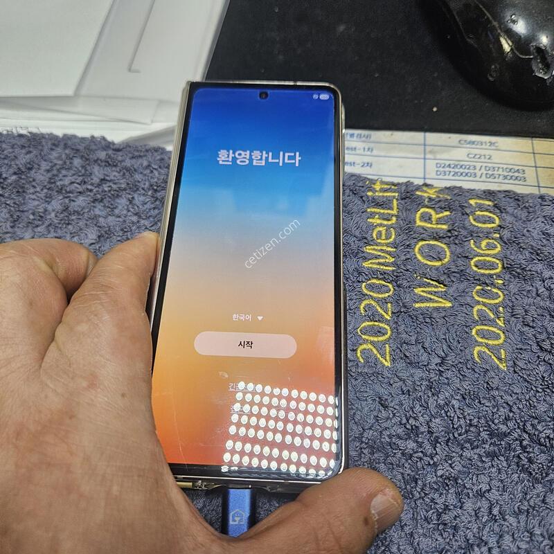 Z����4