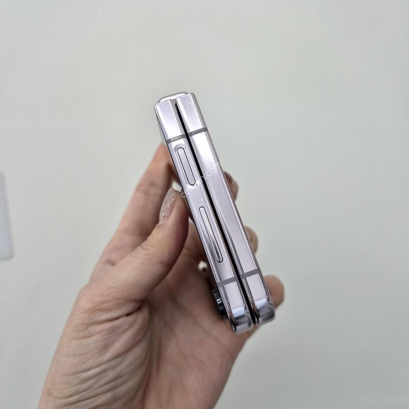 [37367] �ø�5 512g �ڽ�+����ǰ ��� �ֽ��ϴ�.