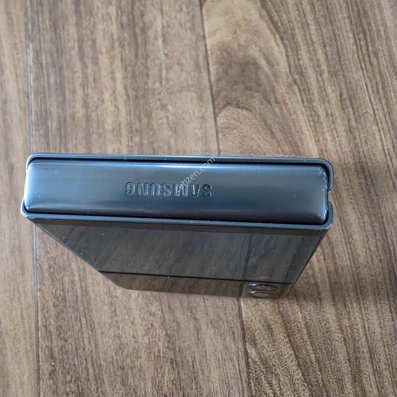 �׸����� �𼭸� �������ܿ��� �⽺���� �����մϴ�