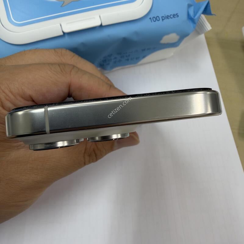 ������16���� 256GB ȭ��Ʈ