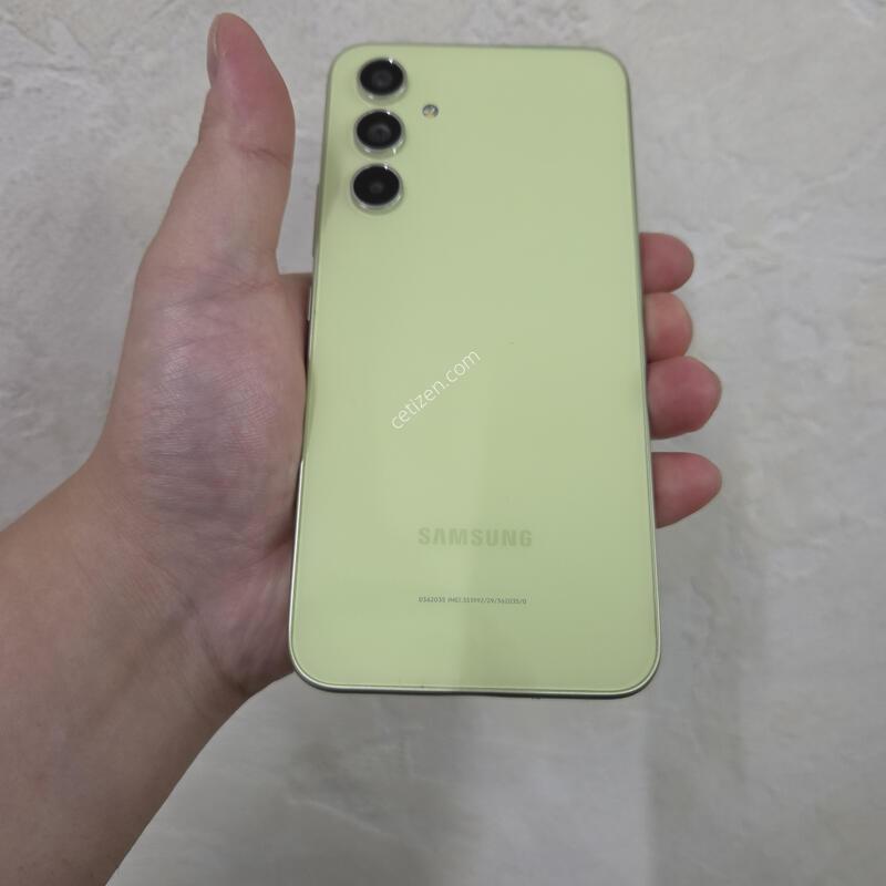 ����4