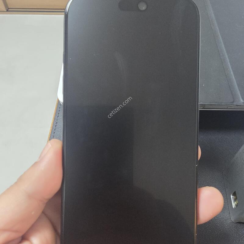 ������18���� 512GB ���� �Ǹ��մϴ�