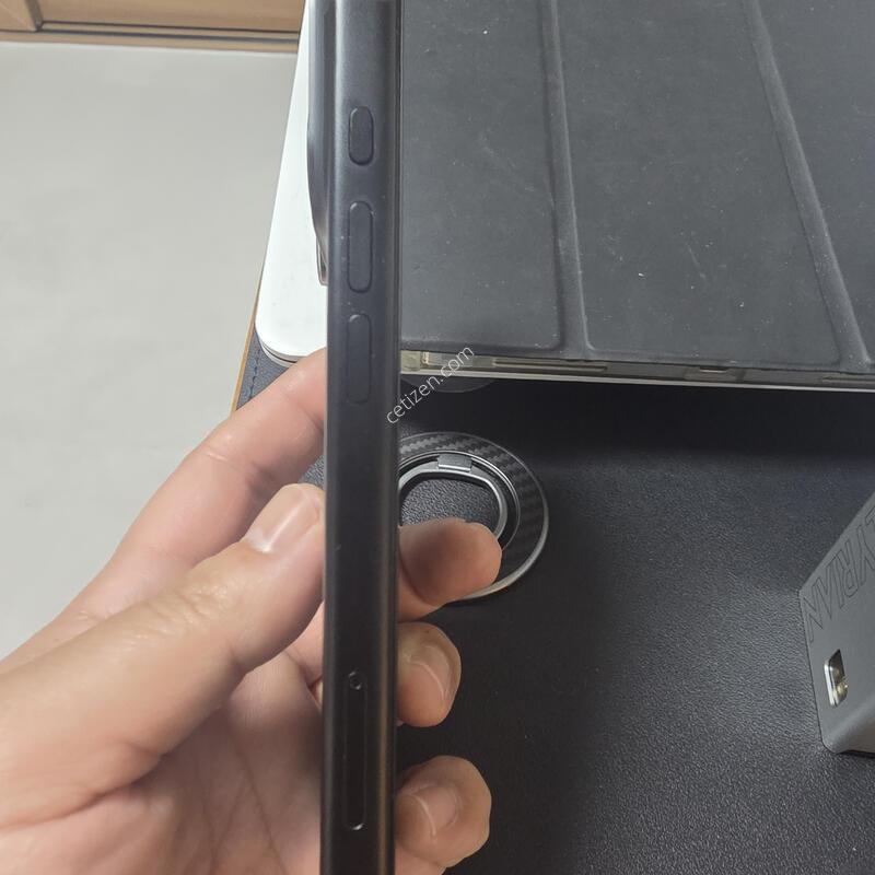 ������18���� 512GB ���� �Ǹ��մϴ�