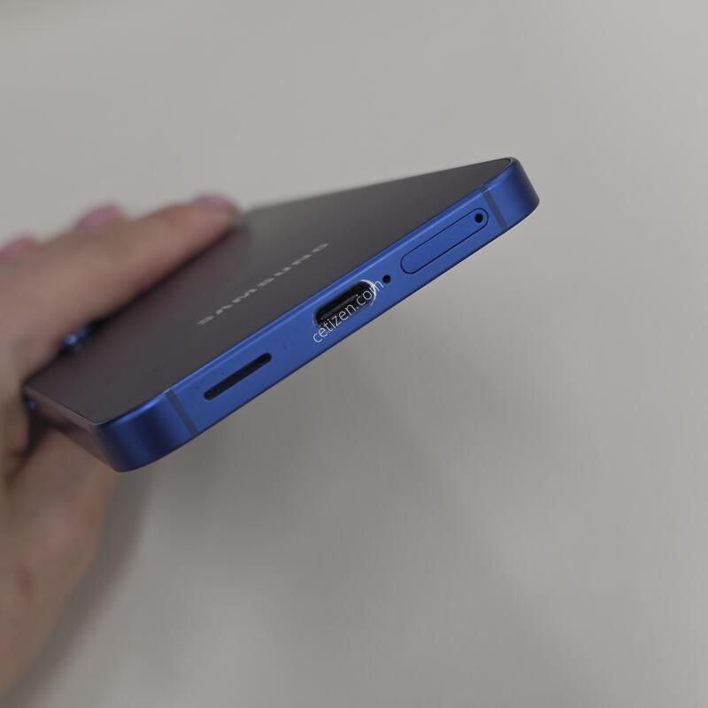������S25 256GB