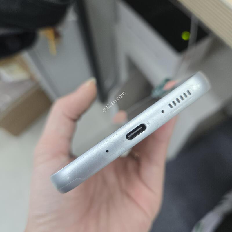 ������ ����4 ȭ��Ʈ 128GB SK �ܰ����� �ܻ�