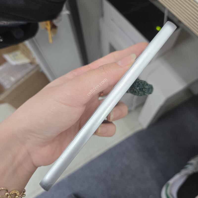 ������ ����4 ȭ��Ʈ 128GB SK �ܰ����� �ܻ�