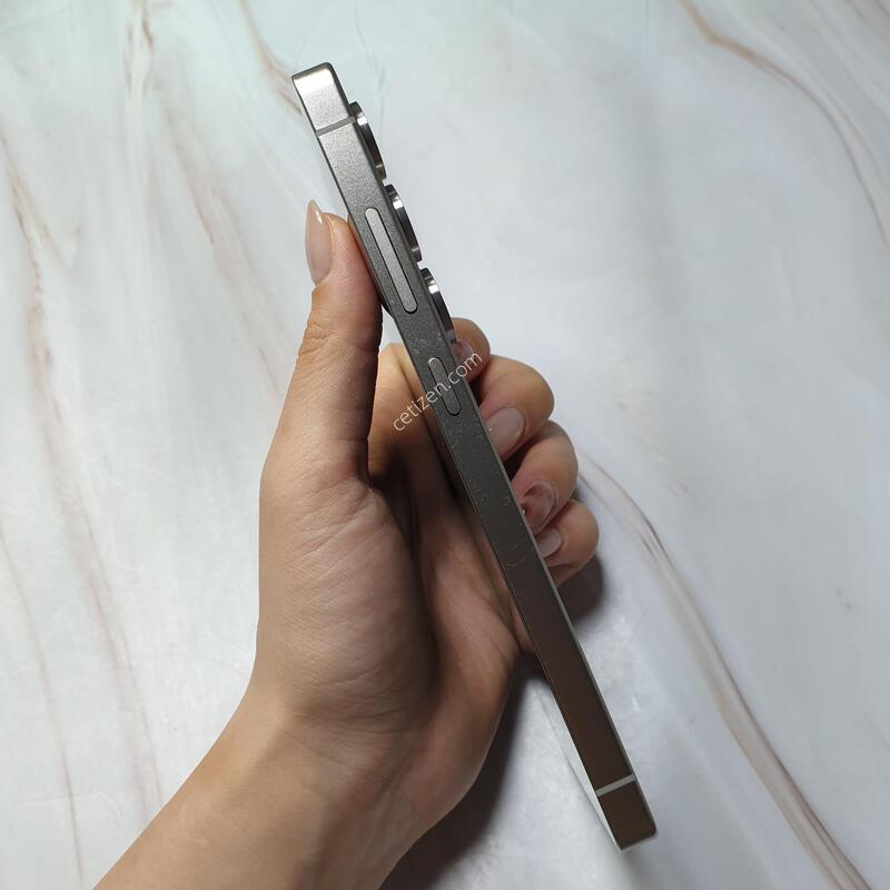 SK ������ S25��Ʈ�� ƼŸ���׷��� 256G S�� �Ǹ��մϴ�