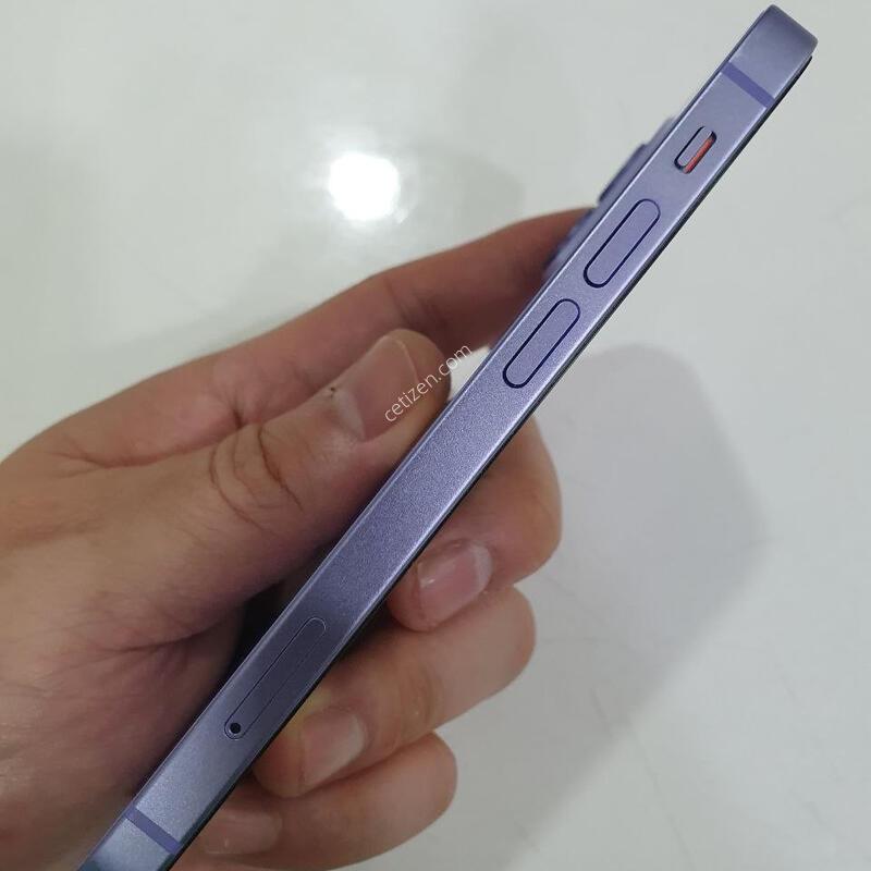 ������12�̴�64G ���ܻ� ���±� �߰��� �����