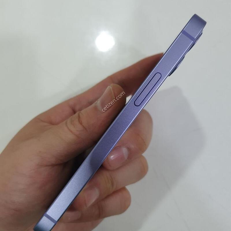 ������12�̴�64G ���ܻ� ���±� �߰��� �����