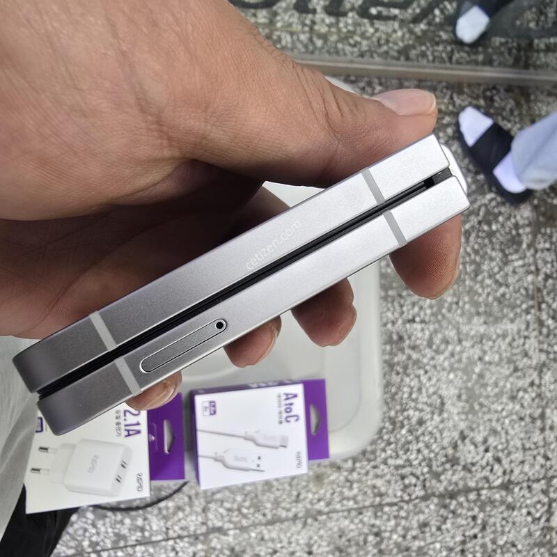 U+ �ø�6(F741) 256G �ǹ����� �������� ����� �˴ϴ�