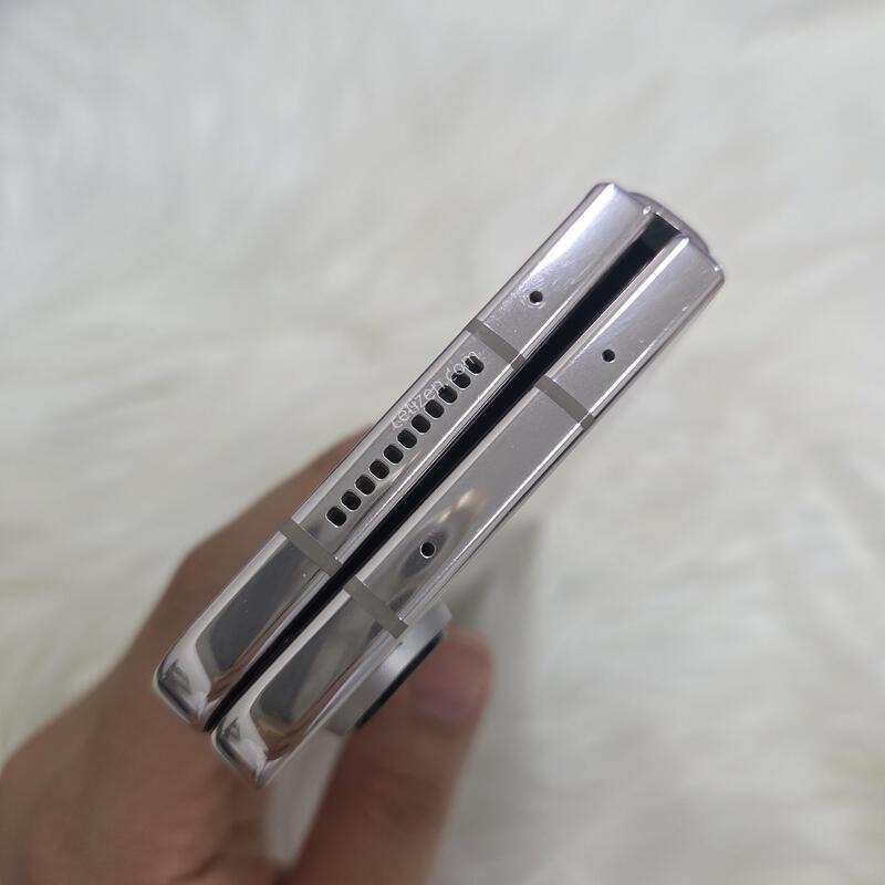 ����4 472