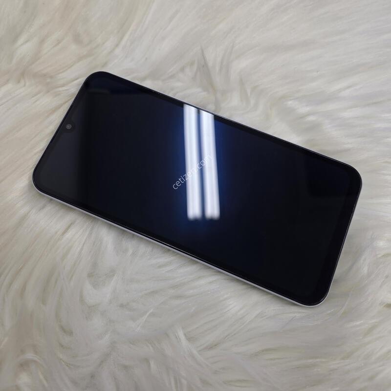 ����3 725