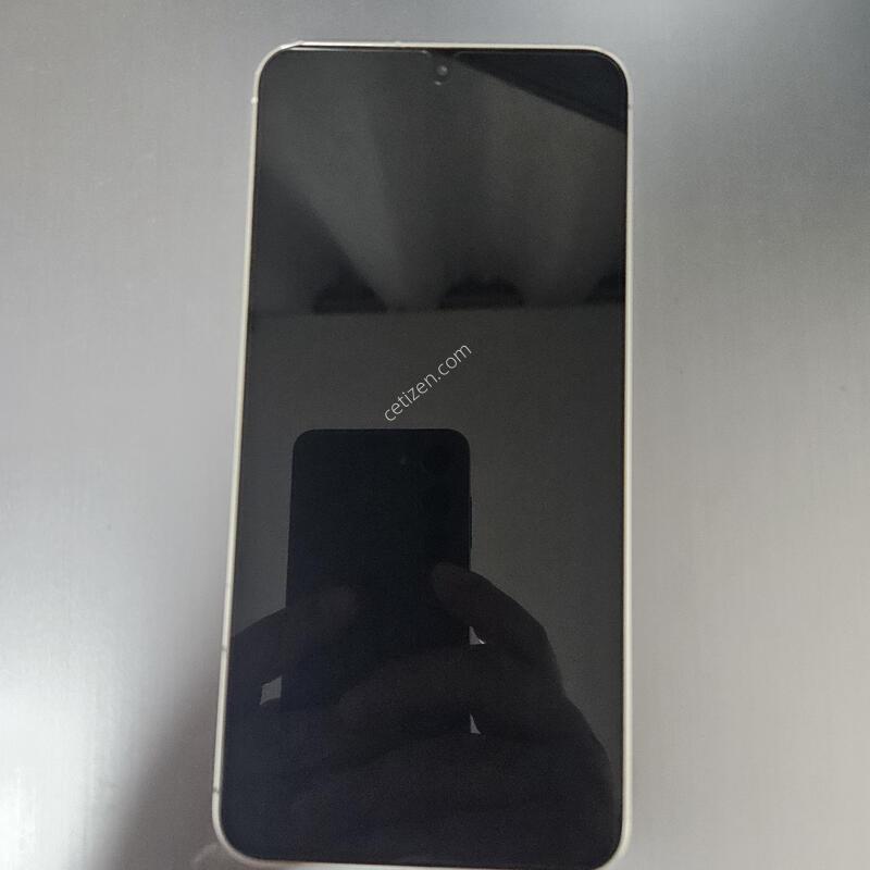 ������ S24 �÷��� ���� ���ο� �ֻ������