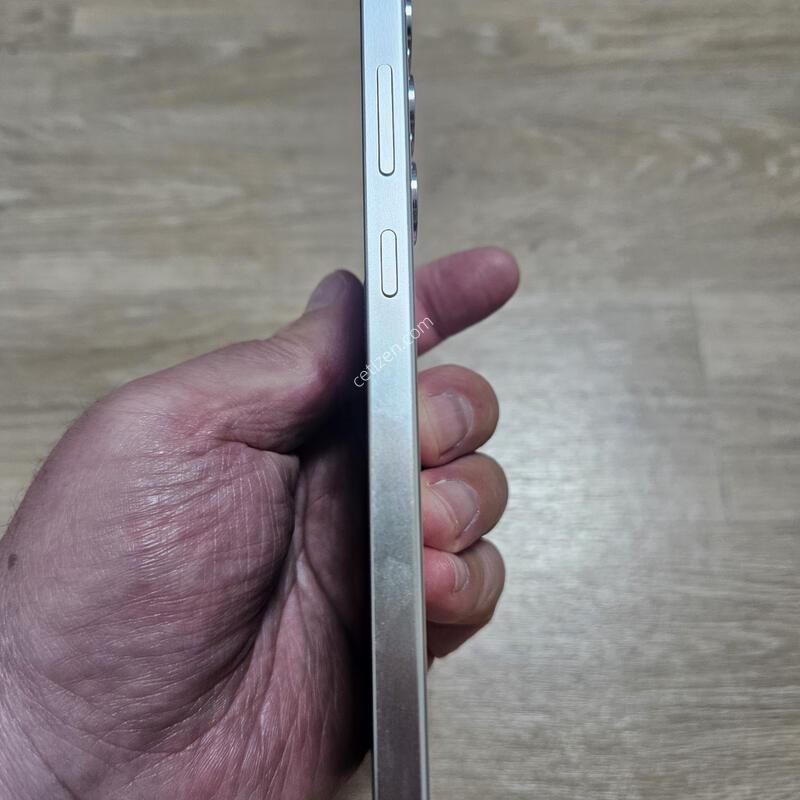 ������ S24 �÷��� ���� ���ο� �ֻ������