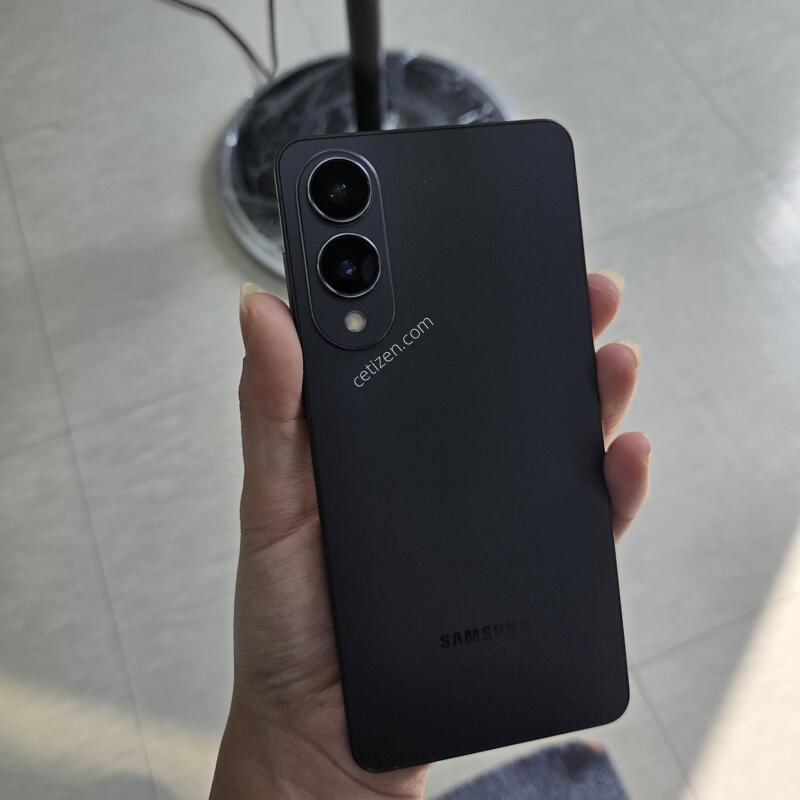 SS�� ������ S25���� ���� �ڱ��� 256GB �����
