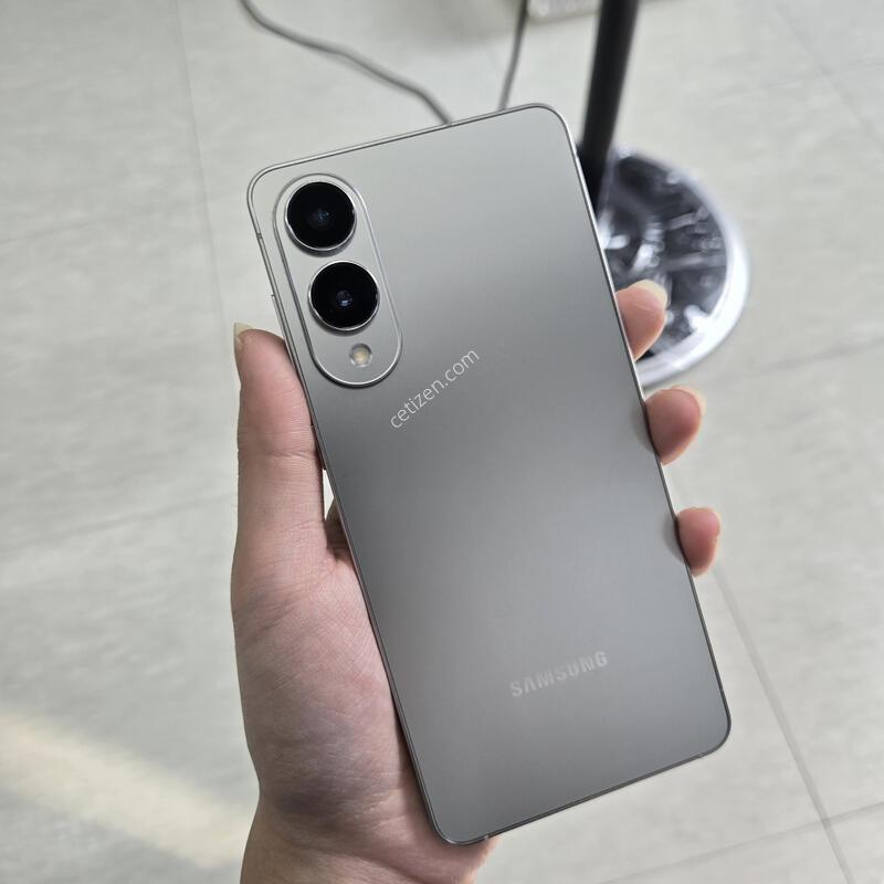 SS�� ������ S25���� �ǹ� �ڱ��� 256GB �����
