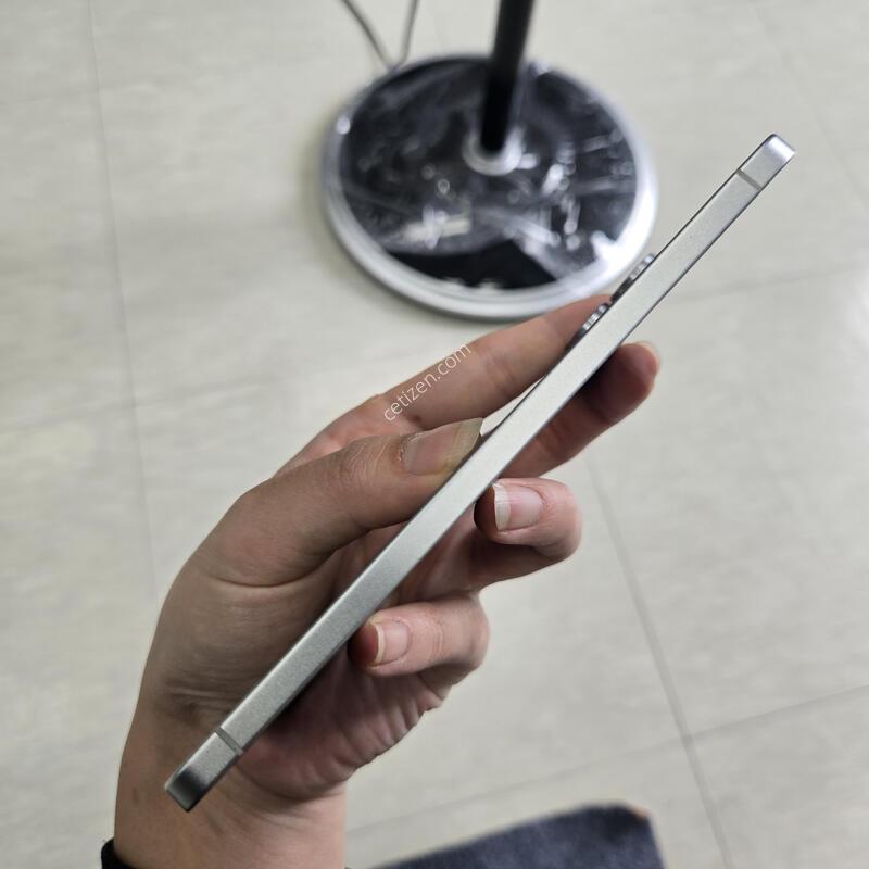 SS�� ������ S25���� �ǹ� �ڱ��� 256GB �����