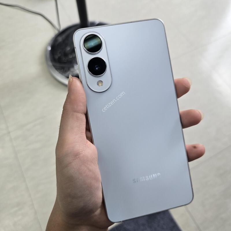 SS�� ������ S25���� ���̽����� �ڱ��� 256GB �����