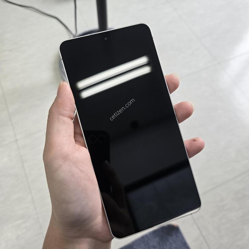 SS�� ������ S25���� ���̽����� �ڱ��� 256GB �����