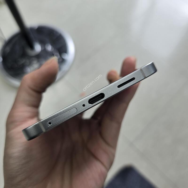 SS�� ������ S25���� ���̽����� �ڱ��� 256GB �����