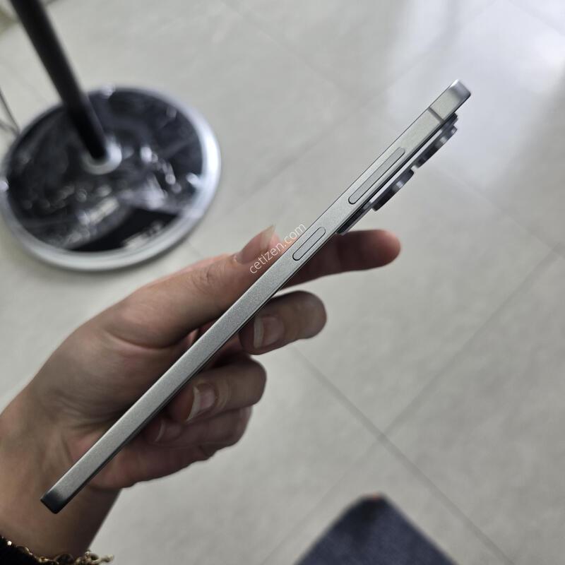 SS�� ������ S25���� ���̽����� �ڱ��� 256GB �����