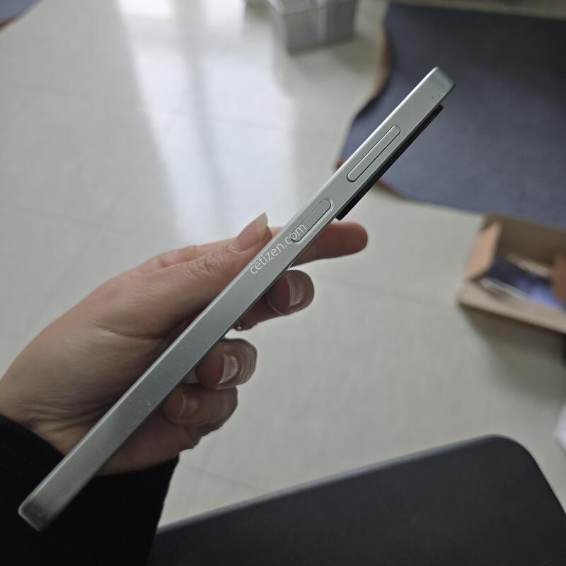 ������ ���̵�8 �׸� 128GB AA�� ������