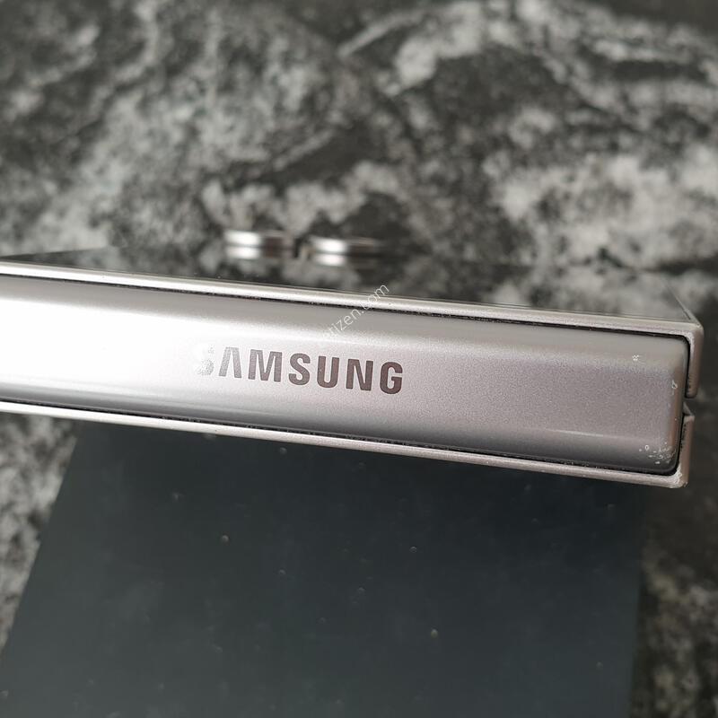 ������Z�ø�6 (F741N) �ǹ� 256�Ⱑ (0687904)