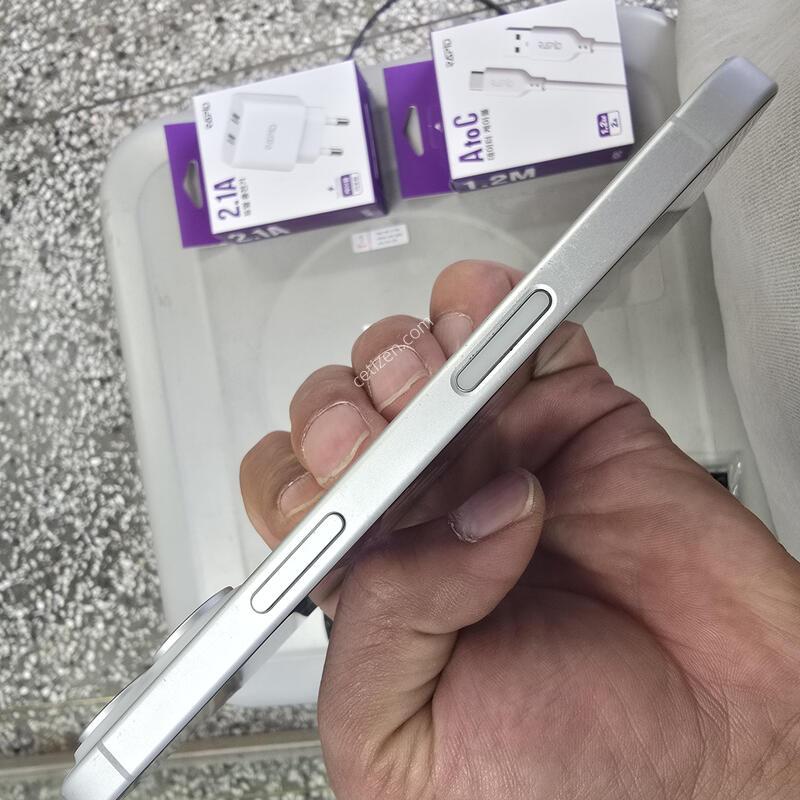������16 128G ȭ��Ʈ���� (���͸�86%)  ����� �˴ϴ�
