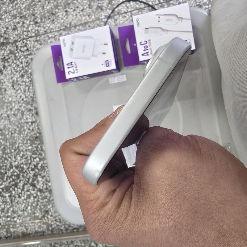 ������16 128G ȭ��Ʈ���� (���͸�86%)  ����� �˴ϴ�