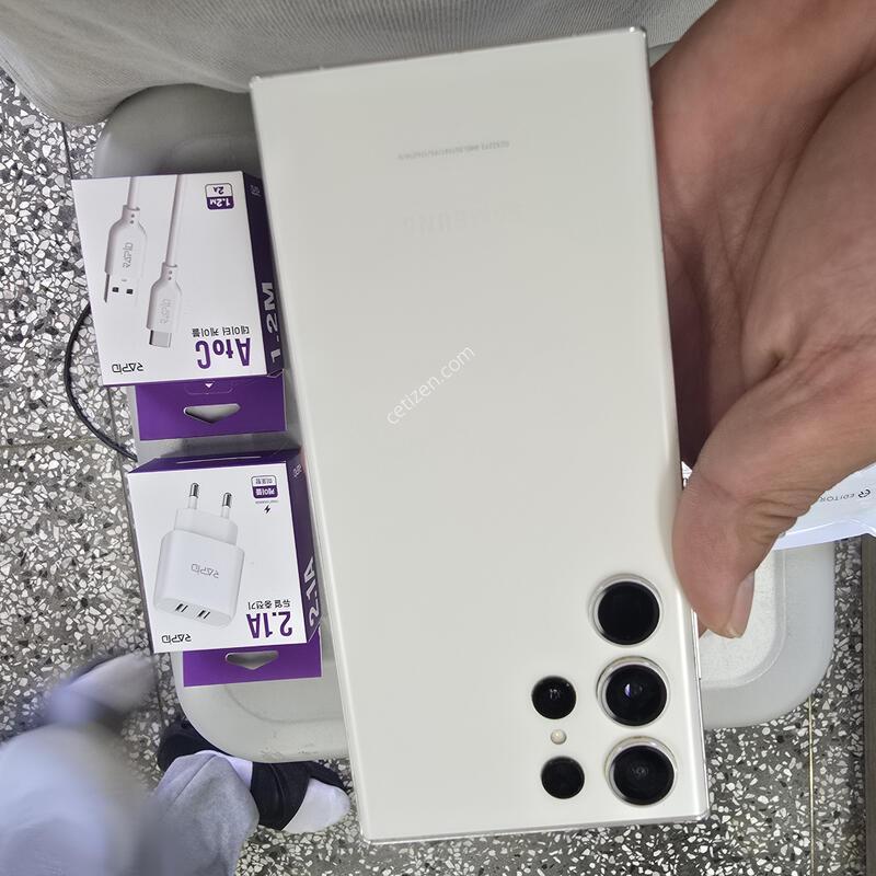 U+ S23��Ʈ�� (S918) 256G ȭ��Ʈ���� ����� �˴ϴ�