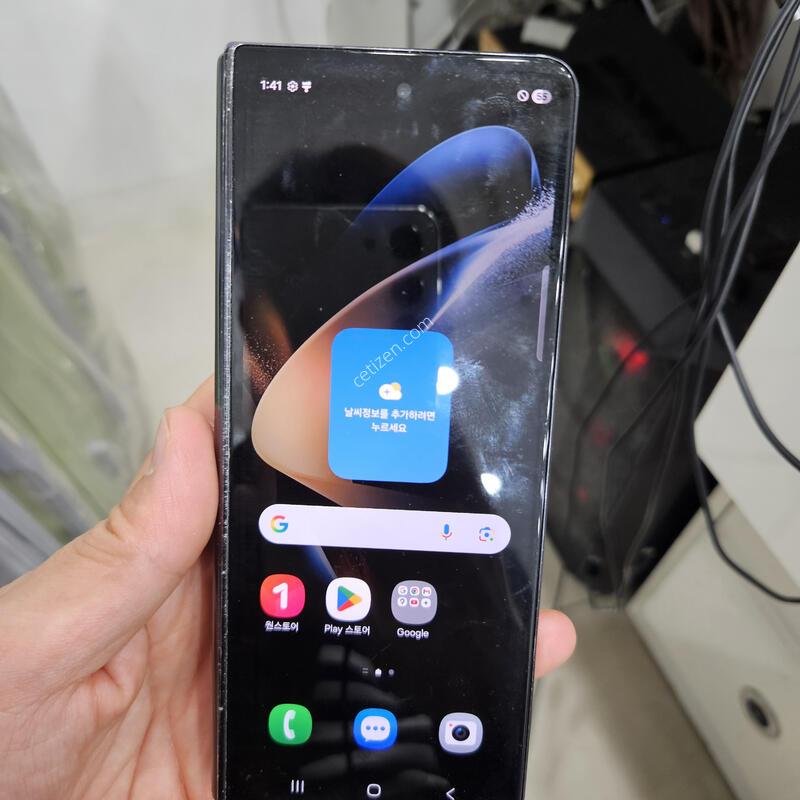 ����4 256GB