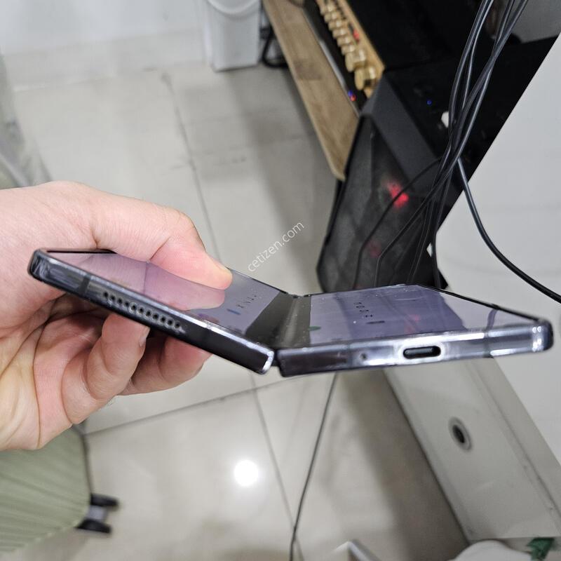 ����4 256GB