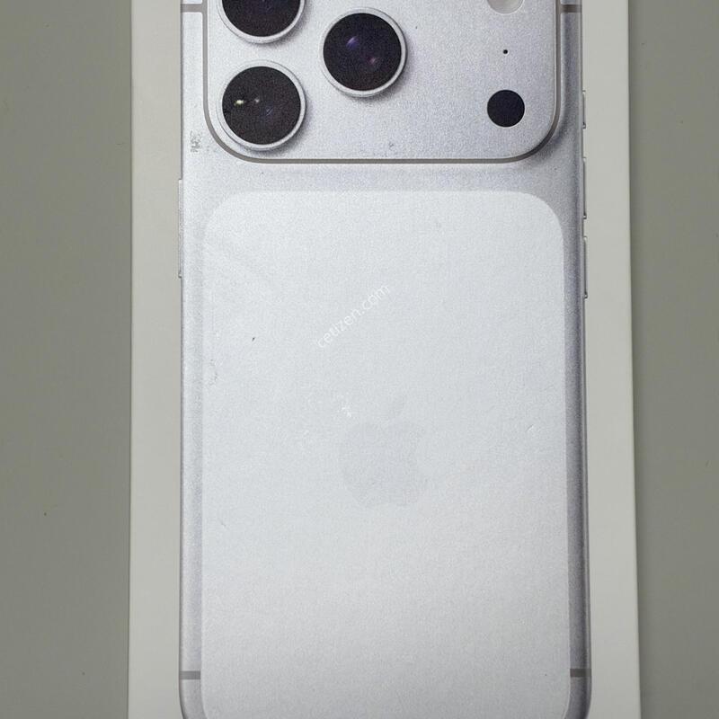 ������ 17 Pro �ǹ� 512GB Ǯ�ڽ���Ʈ �Ǹ�