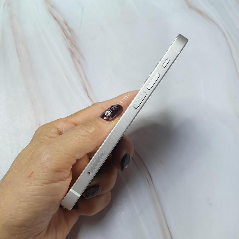 ������ 12�̴� ȭ��Ʈ 128G A�� �Ǹ��մϴ�