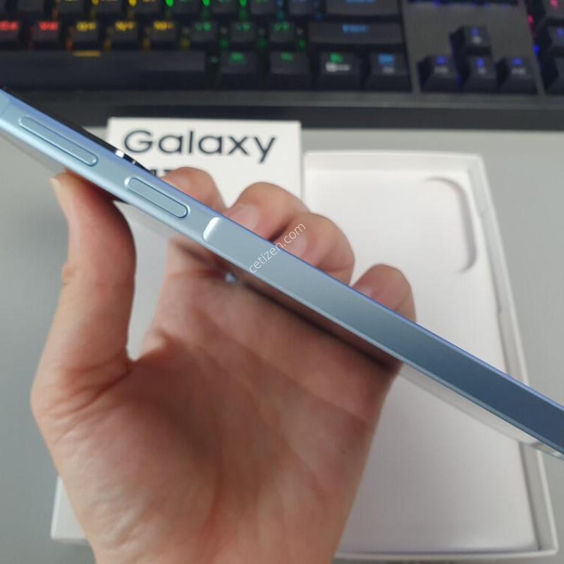 [������] ������ A17 / 128GB / ���̺� ����
