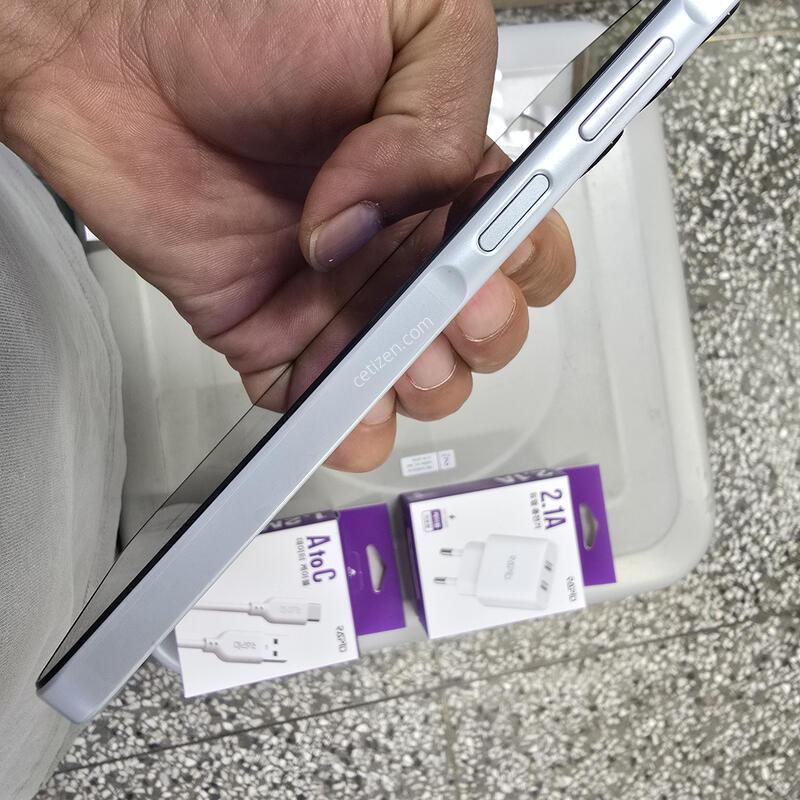 U+ ����3 (A156) 128G ȭ��Ʈ ����� �˴ϴ�