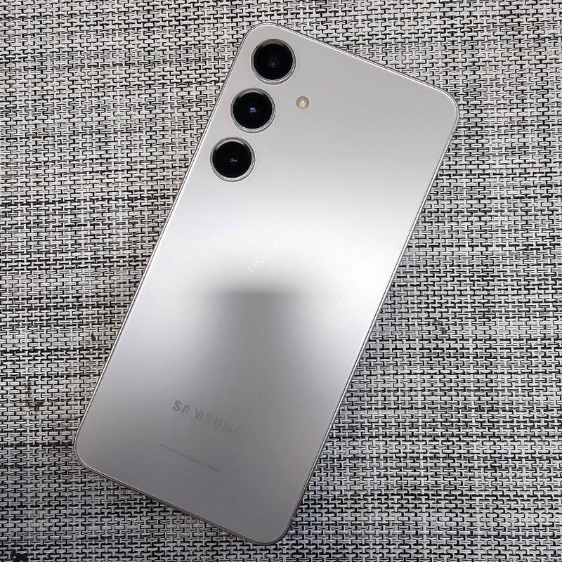 ������ s24 �÷���