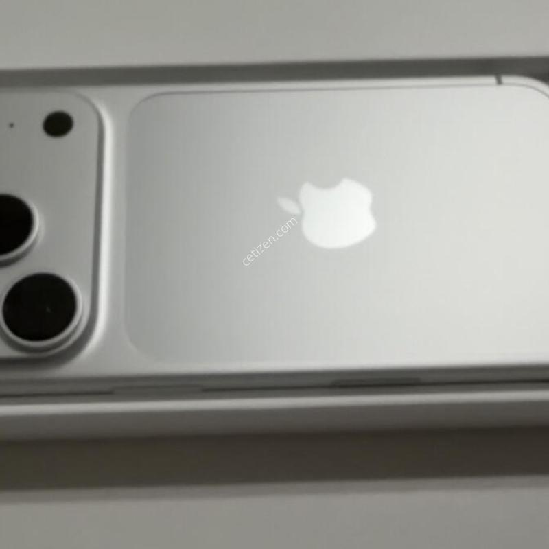 ������ 18 Pro �ڱ��� �ǹ� (256GB)