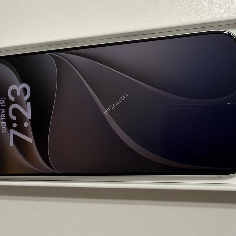 ������ 18 Pro �ڱ��� �ǹ� (256GB)
