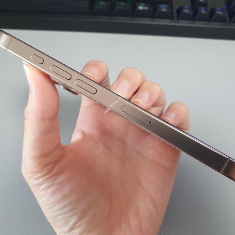 ������16 ���� / 256GB / ����Ʈ ƼŸ�� / ���͸����� 86%