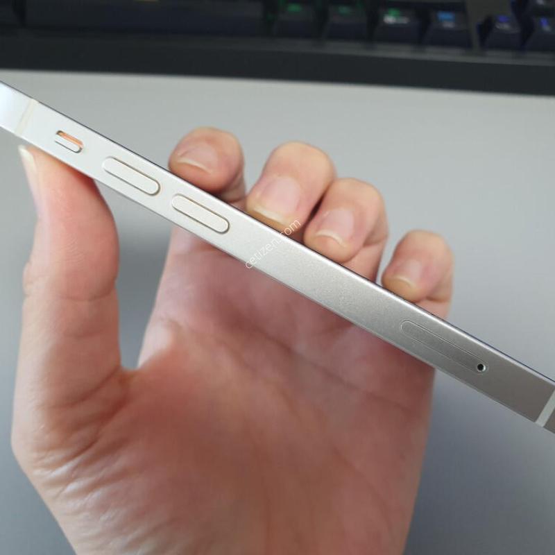 ������13 �̴� / 128GB / ȭ��Ʈ / ���͸����� 84%