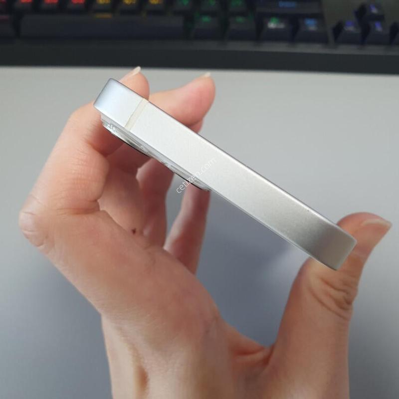 ������13 �̴� / 128GB / ȭ��Ʈ / ���͸����� 84%