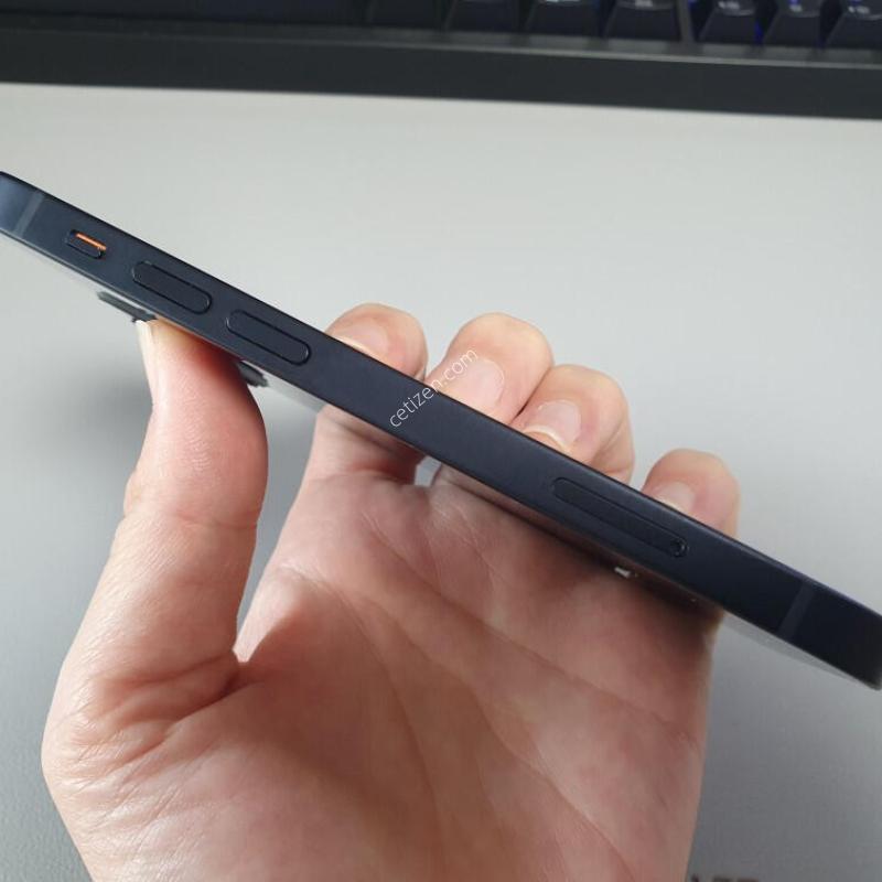 ������12 �̴� / 256GB / ���� / ���͸����� 63%
