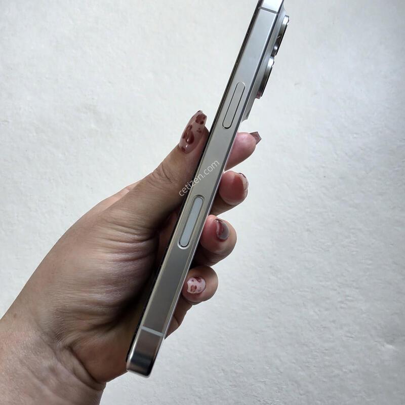 ������ 16 PRO 256GB ȭ��Ʈ Ǯ��