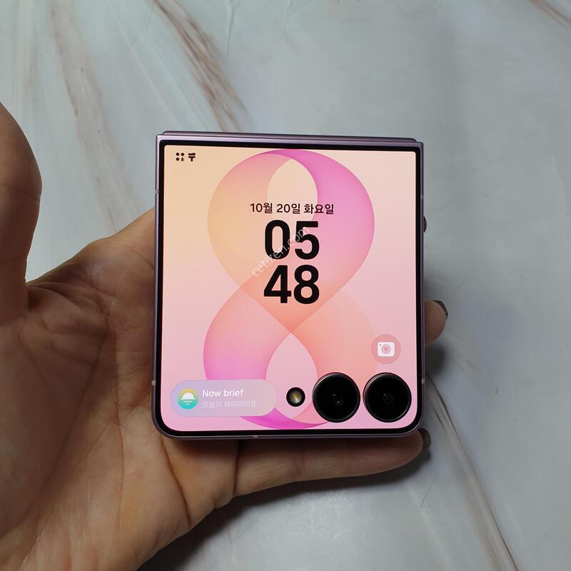 KT ������ Z�ø�8 5G ��ũ 256G S�� �Ǹ��մϴ�