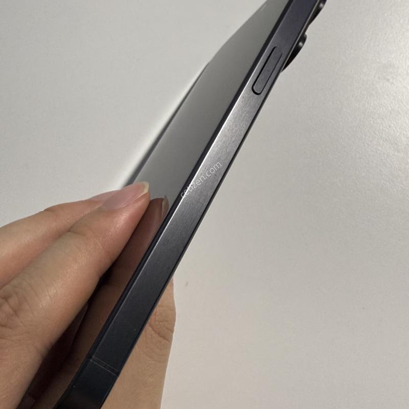 ������15���θƽ� 256GB ���� (�𼭸� ��¦ ��Ȱ���� ������� �ֻ� / ��������)