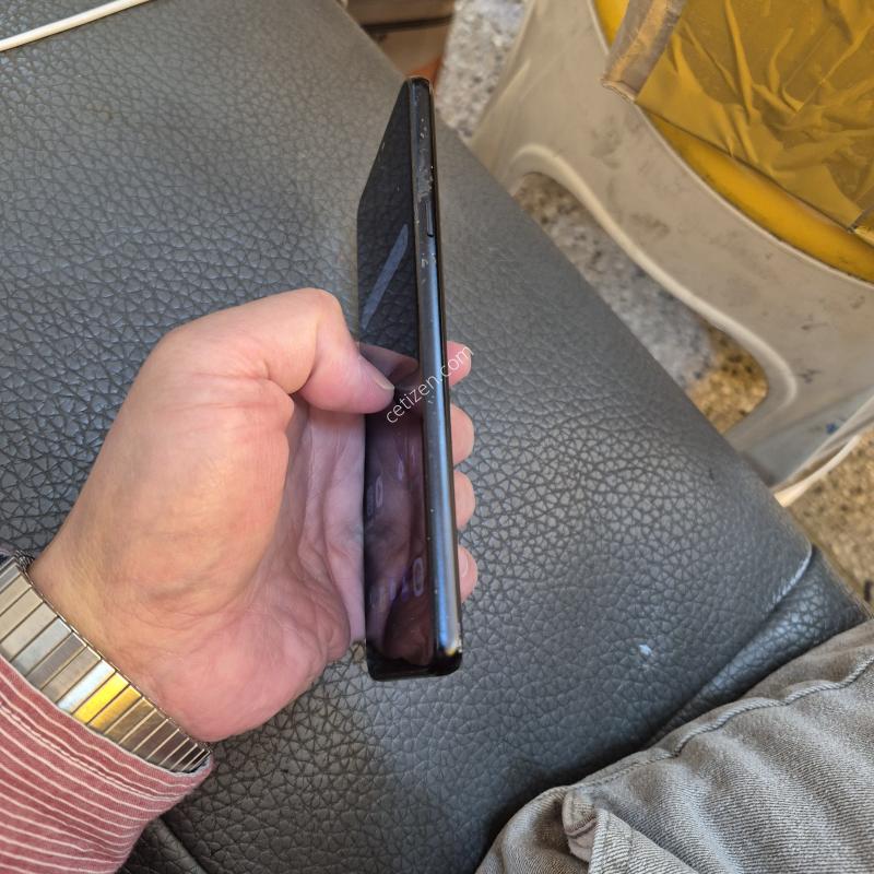 LG Q9