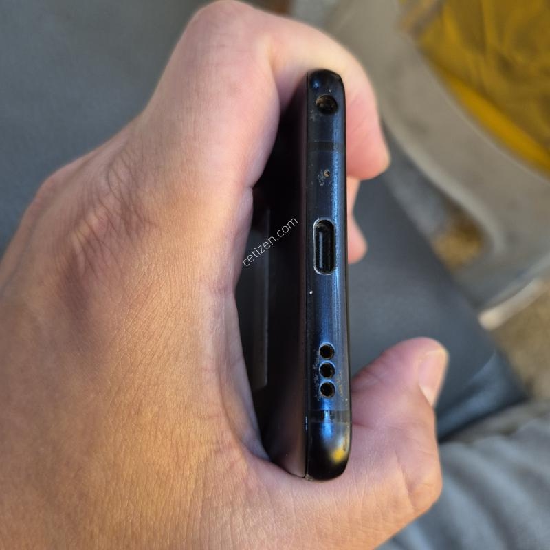 LG Q9